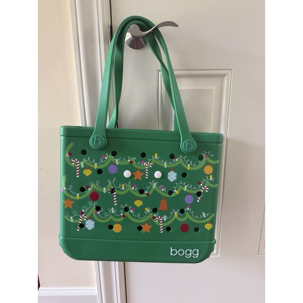 Bogg Bag In The Limited Edition Tinsel Tree Holiday Print. New with Tags